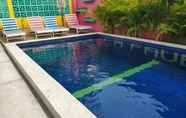 Swimming Pool 5 La Favela
