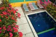 Swimming Pool La Favela