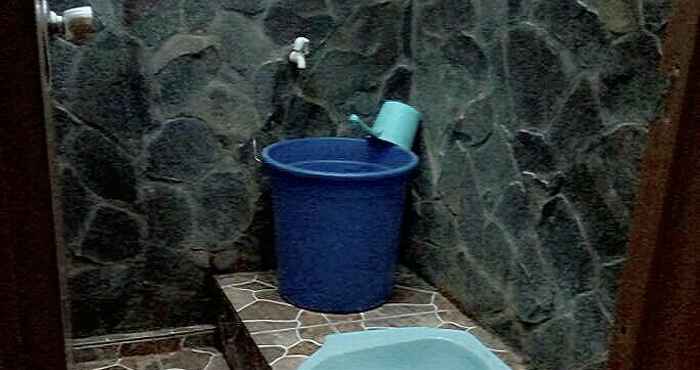 Toilet Kamar Etika Losmen