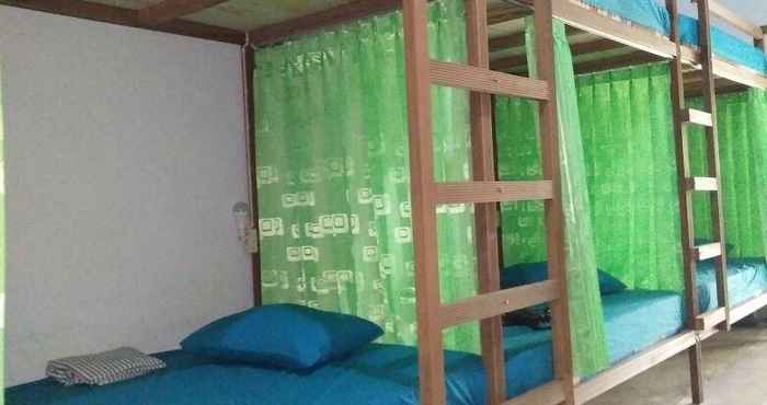 Kamar Tidur Dorm Room at Alip