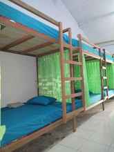 Kamar Tidur 4 Dorm Room at Alip
