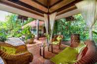 Bar, Cafe and Lounge AMATAO Tropical Residence
