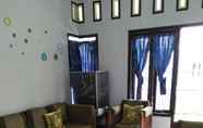 Lobby 5 Cozy House 2 Bedrooms at Shifa Homestay