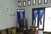 Lobby Cozy House 2 Bedrooms at Shifa Homestay