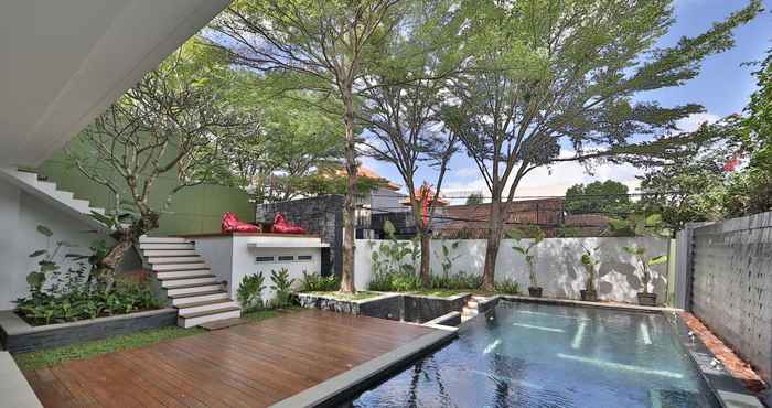 Swimming Pool Villa Kayu Jati 2 Seminyak by Lovel