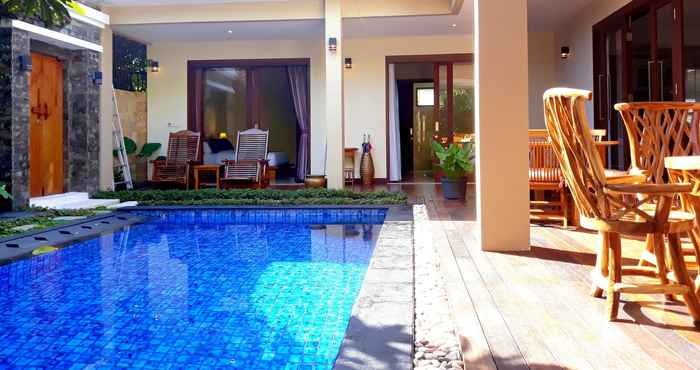 Swimming Pool Villa Mantika