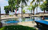 Kolam Renang 2 Sea Breeze Bungalow Lovina