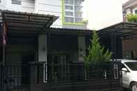 Exterior Qis Guest House