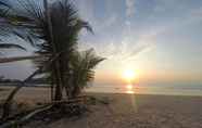 Nearby View and Attractions 3 Lanta Mermaid Beachfront Resort
