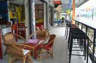 Bar, Kafe, dan Lounge Pineapple Guesthouse