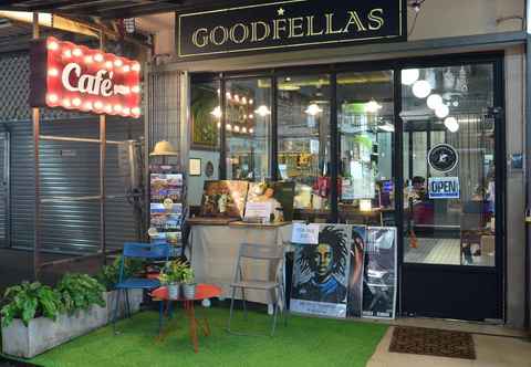 Exterior Goodfellas Thong Lo Hostel