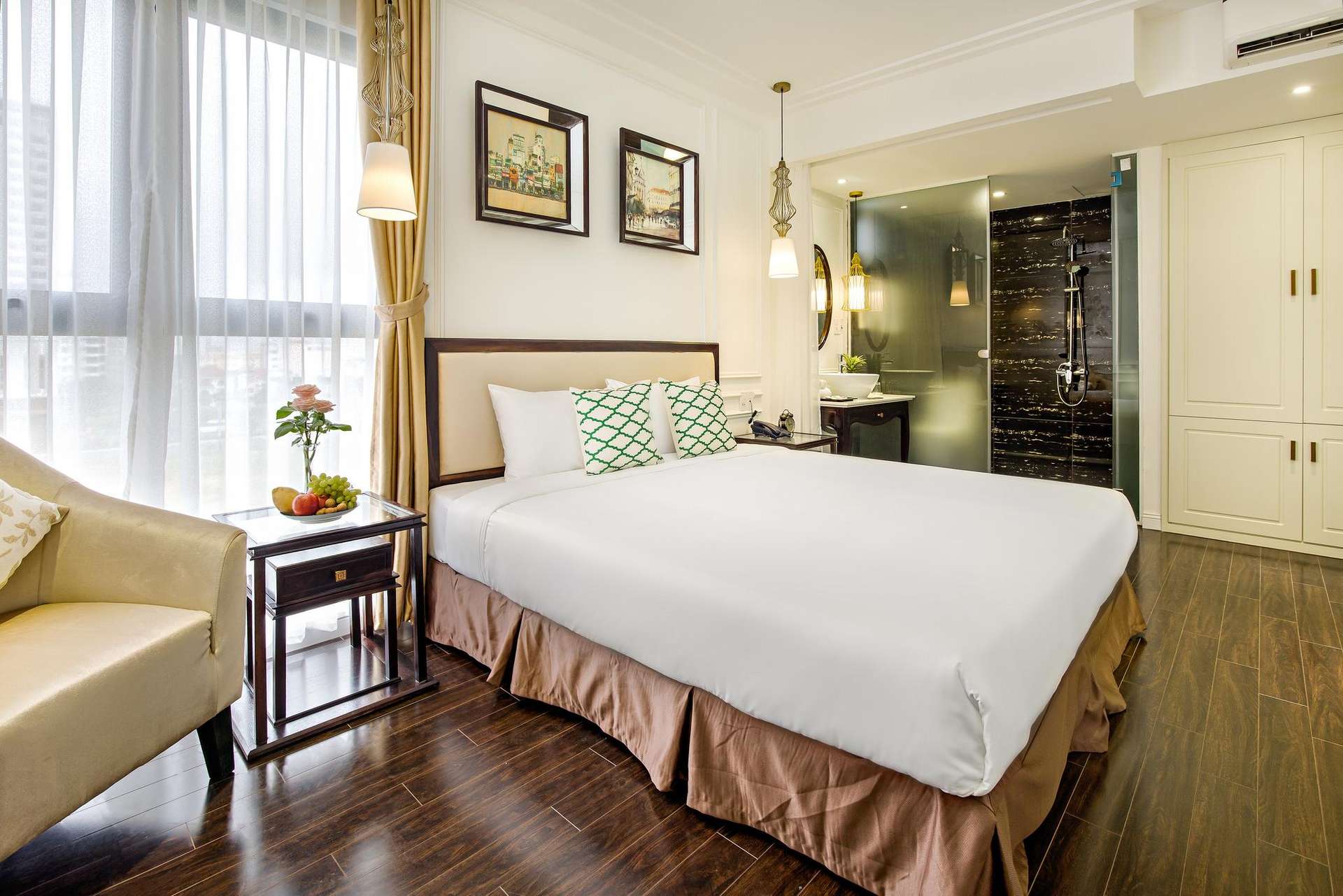 The Herriott Hotel & Suite khách sạn 3 sao gần biển Mỹ Khê