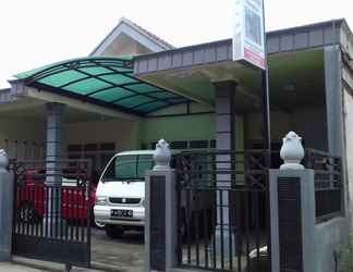 Luar Bangunan 2 Tribuana Homestay