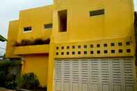 Exterior RUMAH KUNING SYARIAH