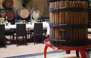 Lobi 2 Issara Boutique Winery Hotel