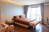 Bedroom Kanyarat Lakeview Condominium by Wilai Jumpaphan