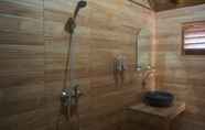 Toilet Kamar 4 The Sandat Bungalow