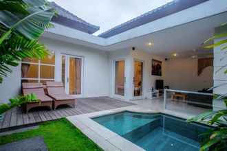 Kolam Renang 4 Villa Ueda