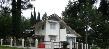 Ruang untuk Umum 2 VILLA 5CEMARA