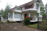 Bangunan VILLA 5CEMARA