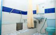 In-room Bathroom 6 Hotel Perdana