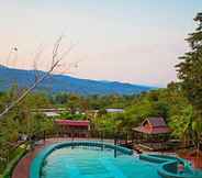 สระว่ายน้ำ 6 Honey Hill Villa @ Mae Rim