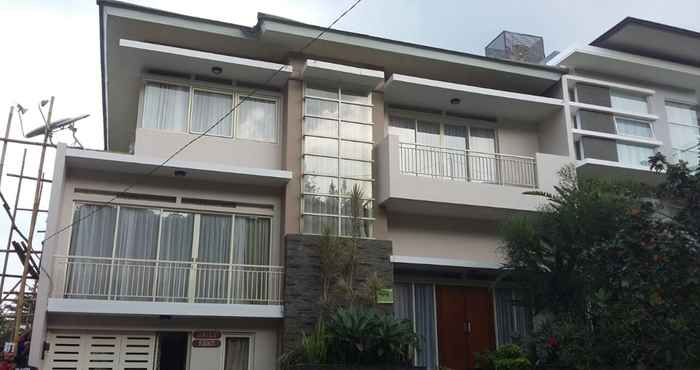 Bangunan Villa Forest Hill Bandung