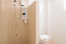 In-room Bathroom S44 ROOM