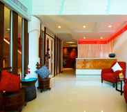 Lobby 2 DS67 Suites