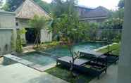 Swimming Pool 5 Arnaya Homestay