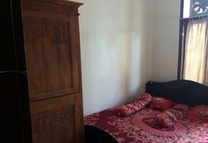 Bedroom 4 Budget Room in Solo Baru (Kamar Khusus Wanita)