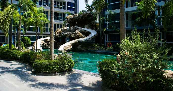 Swimming Pool Avenue Residence & Suites by Towers