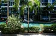สระว่ายน้ำ 3 Avenue Residence & Suites by Towers