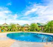 Swimming Pool 4 Huan Soontaree Resort