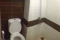 In-room Bathroom FARAHROOM Apartemen Margonda Residence 