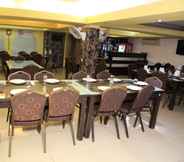 Restaurant 4 Residency Hotel