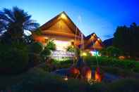 ภายนอกอาคาร Rimchan Resort Hotel