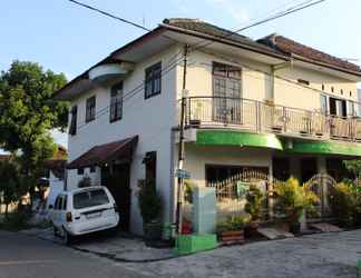 Bangunan 2 Comfort Room at Guesthouse Tirza