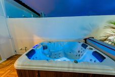 泳池 The Hidden Gem