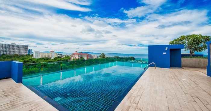 Swimming Pool Acqua Jomtien Beach