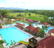 Swimming Pool 5 Hotel Wisata Benteng Van Der Wijck