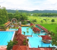 Swimming Pool 6 Hotel Wisata Benteng Van Der Wijck