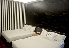 Bilik Tidur 3 Iconic Suites & Pods Hotel