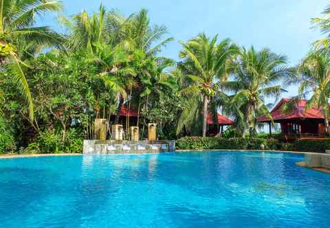 Kolam Renang Naya resort