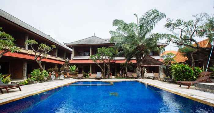 Kolam Renang Tunjung bali inn