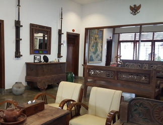 Lobi 2 Sultan Guest House & Resto