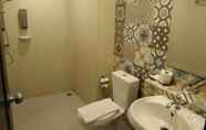 Toilet Kamar 3 Serene Residence