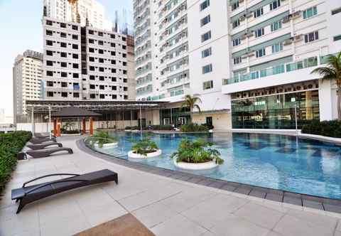 Swimming Pool Modern and Cozy Unit at Beacon Tower