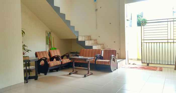 Lobby Comfort Room at Penginapan Kahan