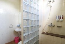 客房内浴室 Hotel 678 Kemang